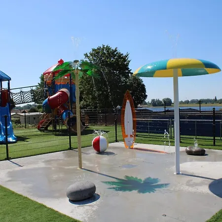 シャレー Met Vijverzicht *