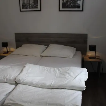Met Vijverzicht Chalet