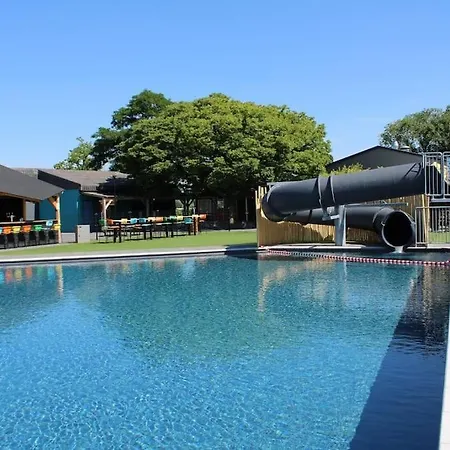 Met Vijverzicht シャレー Lathum