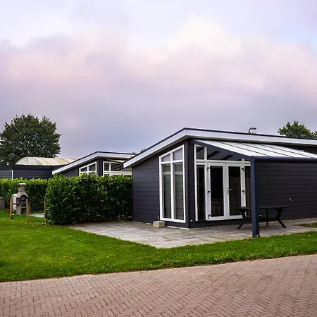 Met Vijverzicht Alpesi faház Lathum