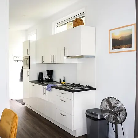 Met Vijverzicht Chalé