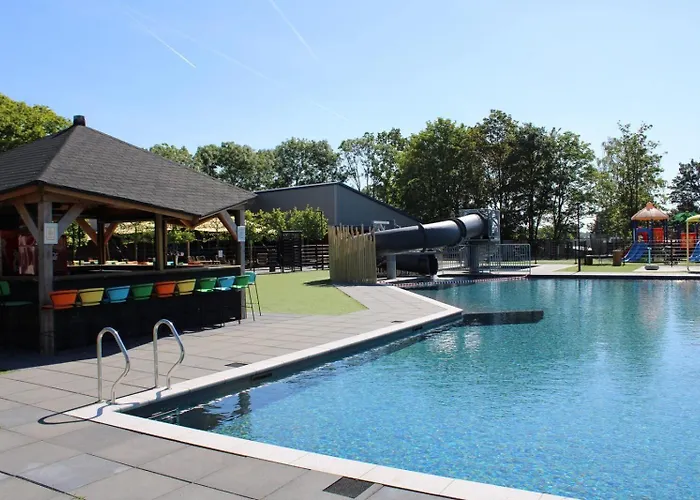 Met Vijverzicht Chalet