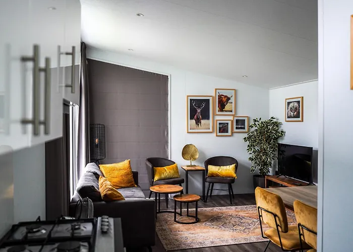 Chalet Met Vijverzicht Lathum