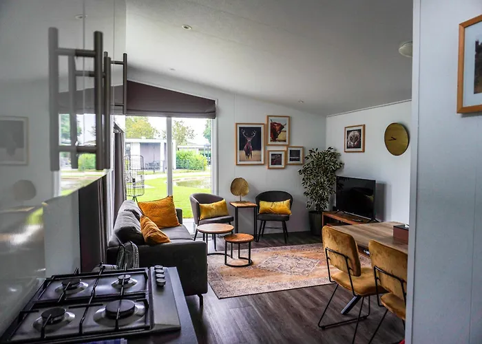 Chalet Met Vijverzicht