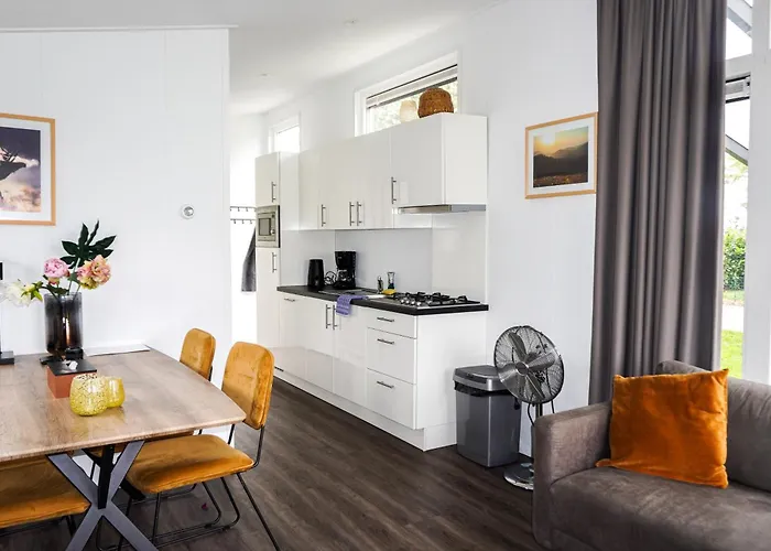 Chalet Met Vijverzicht *