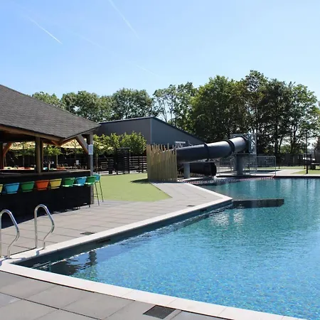 Met Vijverzicht Chalet