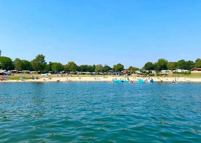 Met Vijverzicht Lathum